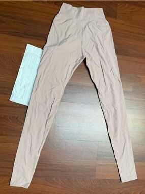 NWT Alphalete Aura Leggings - Porcelain